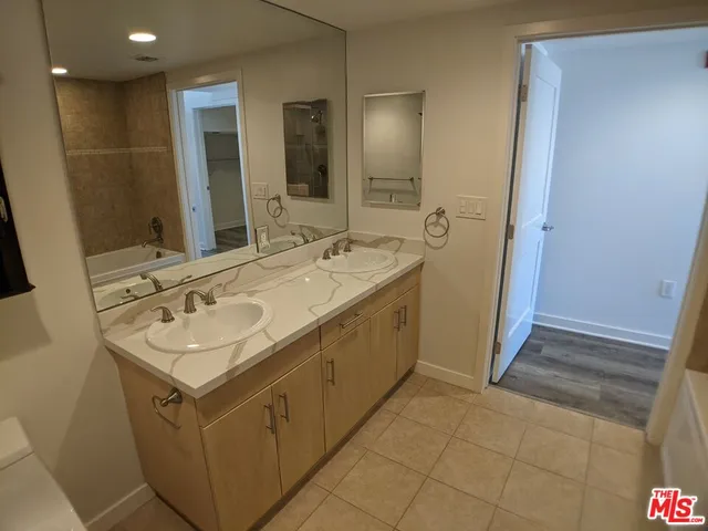 $3,945 | 5143 White Oak Avenue, Unit 306, Encino, CA 91316