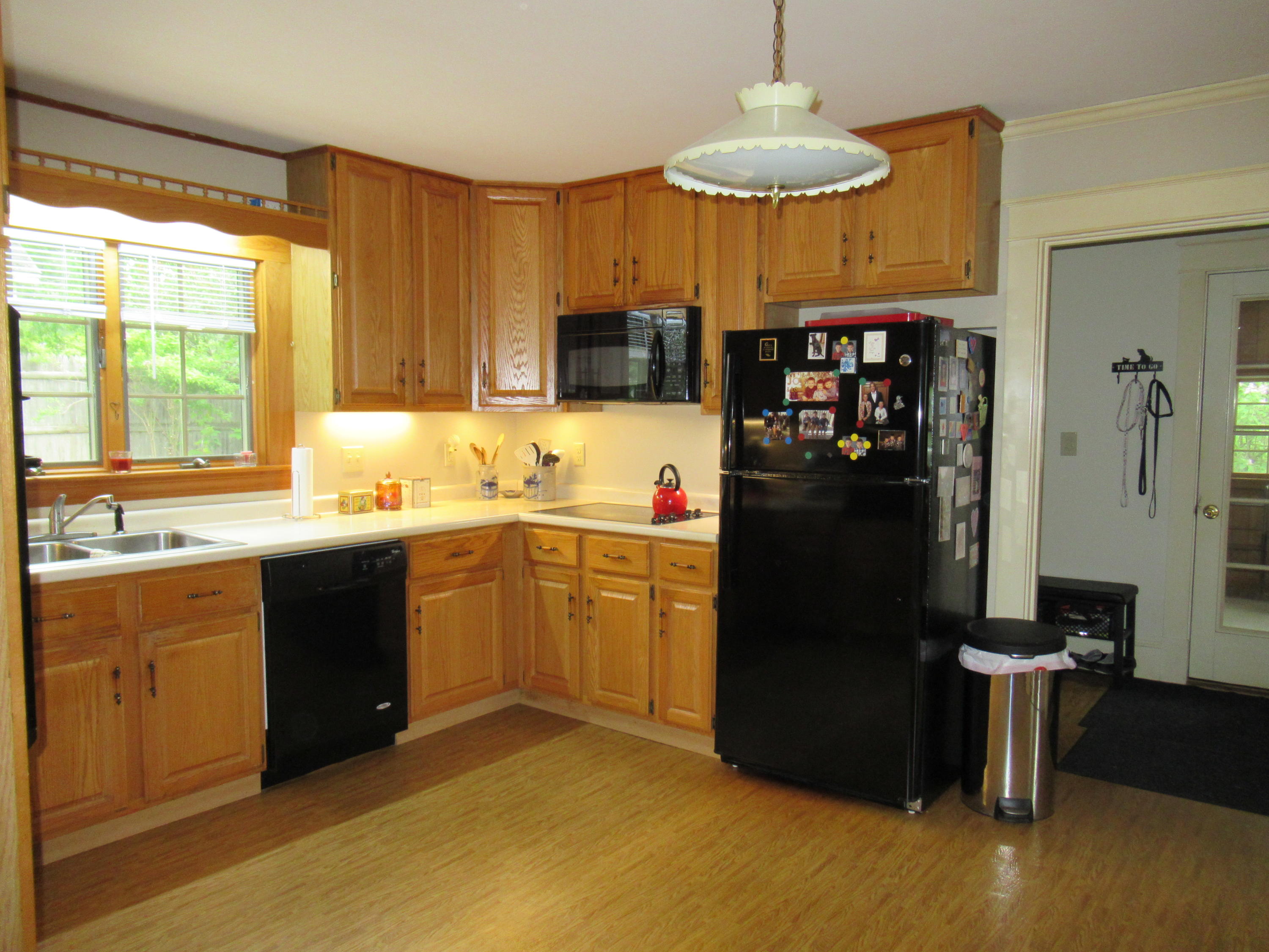 343 Riverside Drive Augusta, ME 04330 - Photo 4 of 39 IMG_3860
