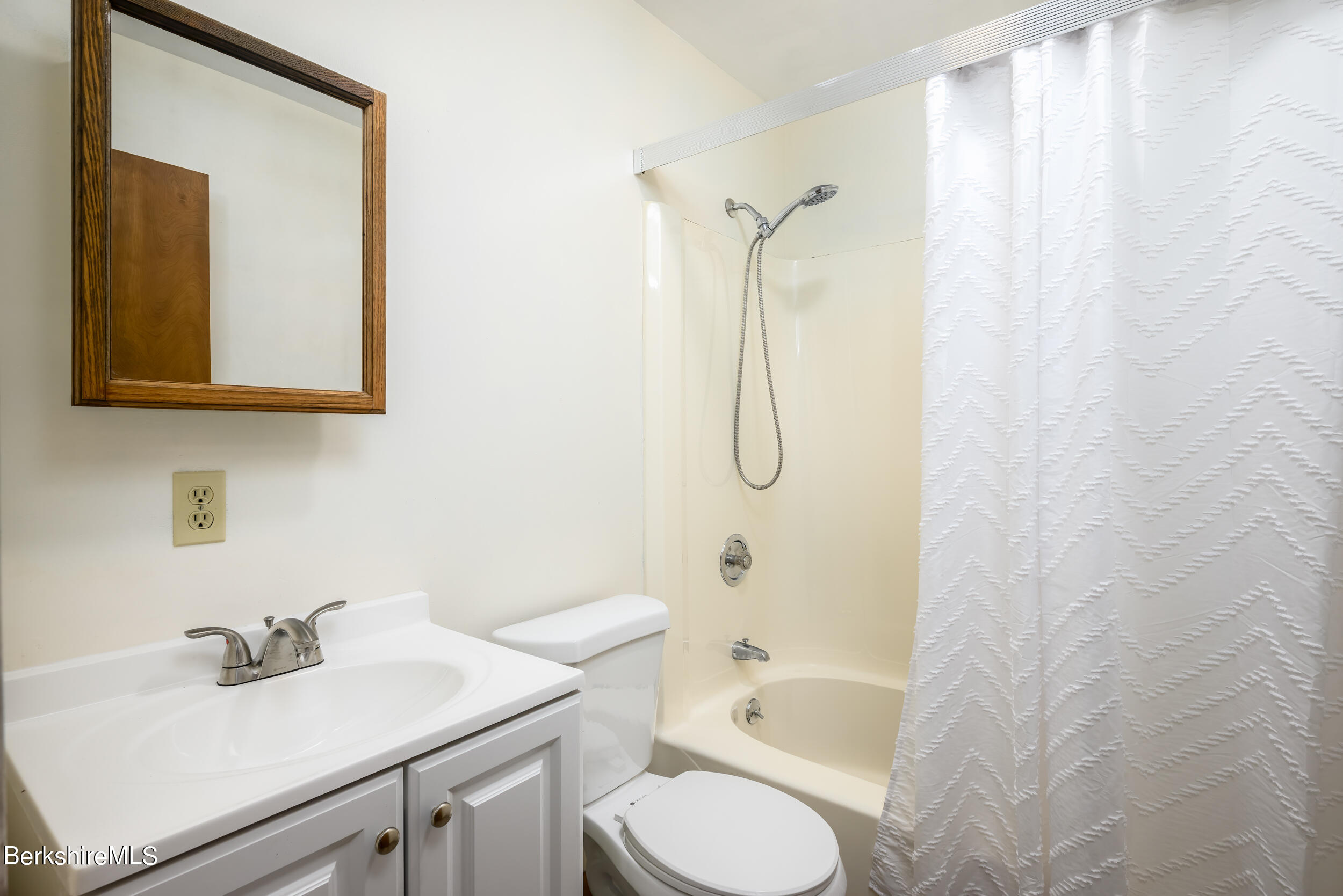 2467 Hancock Road Hancock, MA 01267 - Photo 16 of 32 full bathroom