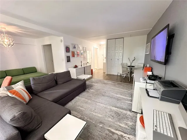 $99,000 | 35 Stewart Place, Unit 204A, Mount Kisco, NY 10549