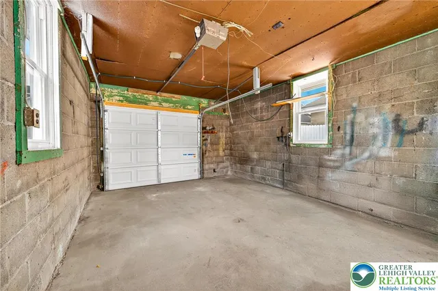 $319,900 | 43 Evergreen Street, Nazareth, PA 18064