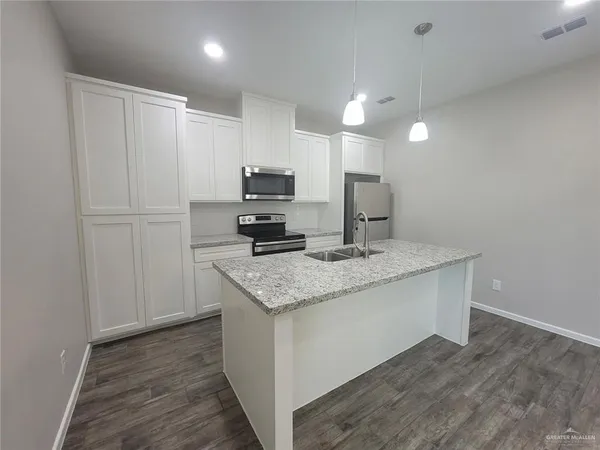 $1,100 | 5901 Swallow Avenue, Unit 2, Mission, TX 78573