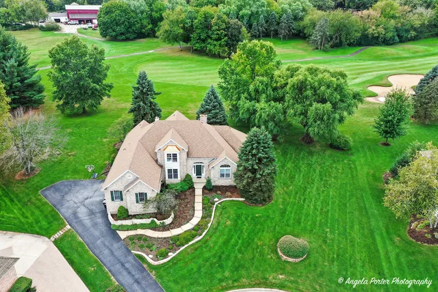 $624,900 | 9 Bordeaux Court, Oakwood Hills, IL 60013