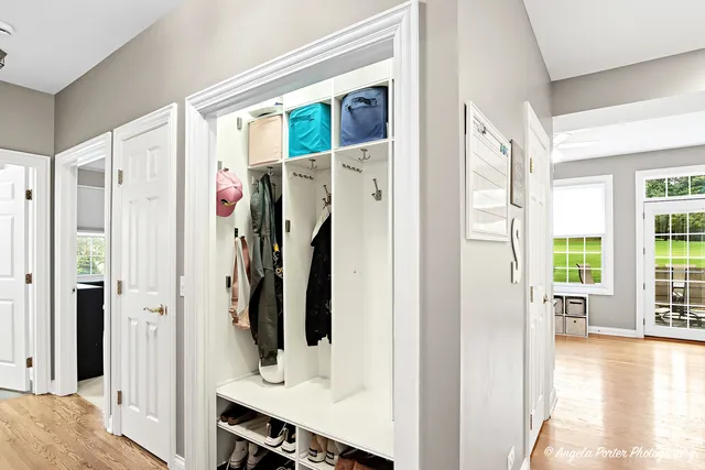 $624,900 | 9 Bordeaux Court, Oakwood Hills, IL 60013