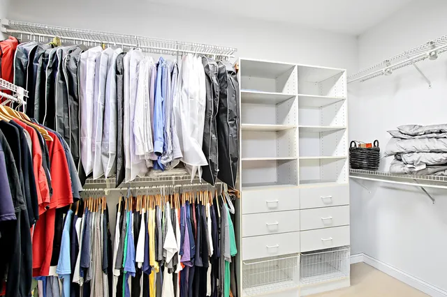 $624,900 | 9 Bordeaux Court, Oakwood Hills, IL 60013