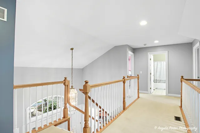 $624,900 | 9 Bordeaux Court, Oakwood Hills, IL 60013