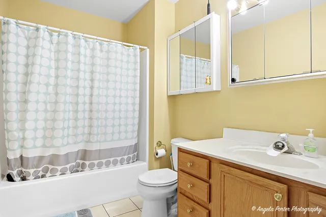 $624,900 | 9 Bordeaux Court, Oakwood Hills, IL 60013