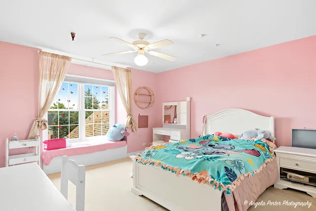 $624,900 | 9 Bordeaux Court, Oakwood Hills, IL 60013