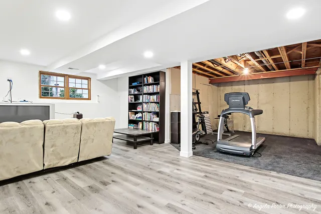 $614,900 | 9 Bordeaux Court, Oakwood Hills, IL 60013