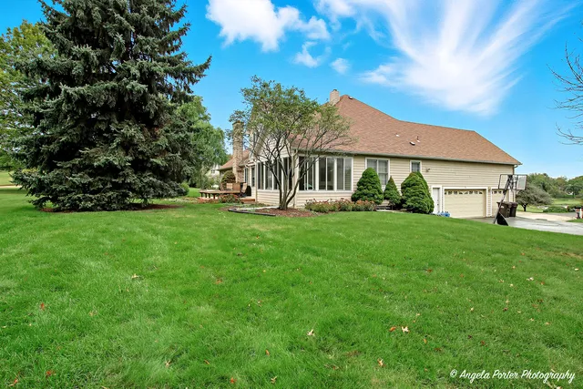 $624,900 | 9 Bordeaux Court, Oakwood Hills, IL 60013