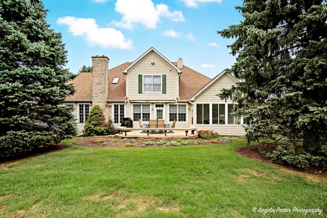 $624,900 | 9 Bordeaux Court, Oakwood Hills, IL 60013