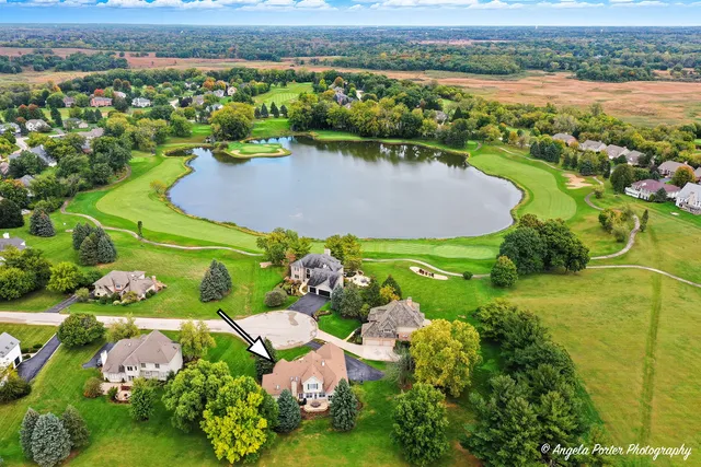 $624,900 | 9 Bordeaux Court, Oakwood Hills, IL 60013