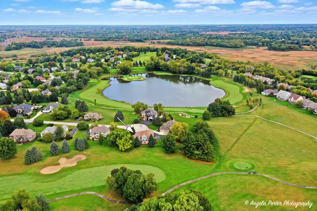 $624,900 | 9 Bordeaux Court, Oakwood Hills, IL 60013