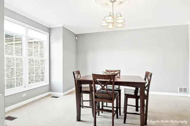 $614,900 | 9 Bordeaux Court, Oakwood Hills, IL 60013