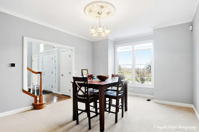 $614,900 | 9 Bordeaux Court, Oakwood Hills, IL 60013