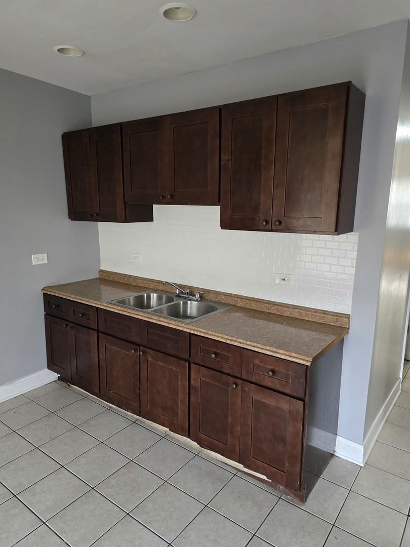 5621 South Green Street Chicago, IL 60621 - Photo 11 of 24