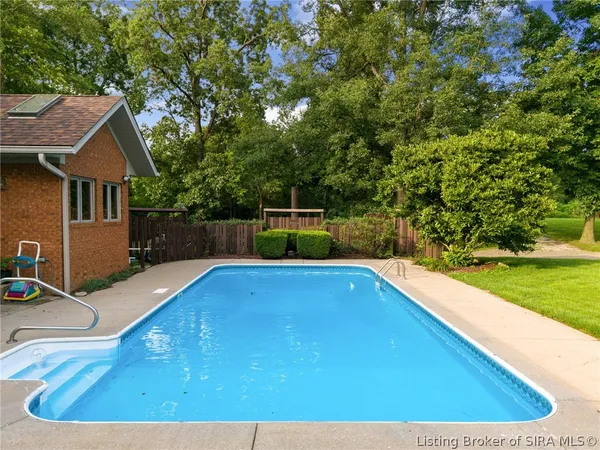 $825,000 | 16708 Clapp Road, Otisco, IN 47163