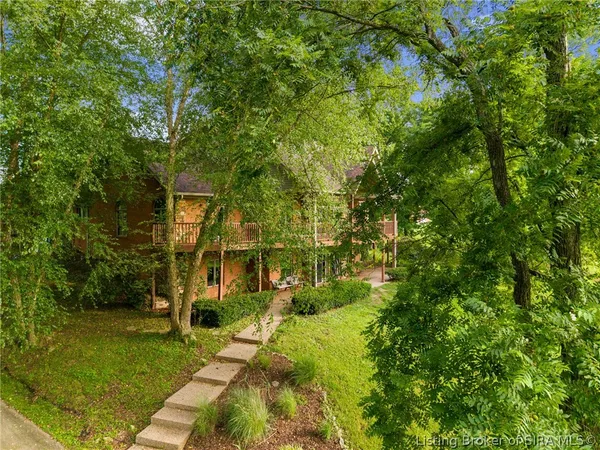 $825,000 | 16708 Clapp Road, Otisco, IN 47163