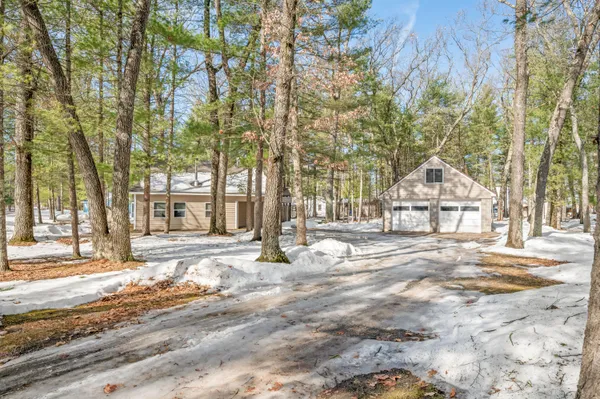 $215,500 | 13518 South Star Lake Drive, Baldwin, MI 49304