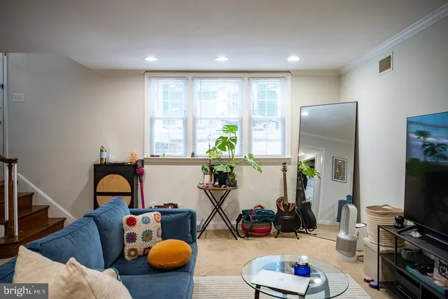 $2,200 | 420 1/2 North St Asaph Street, Alexandria, VA 22314