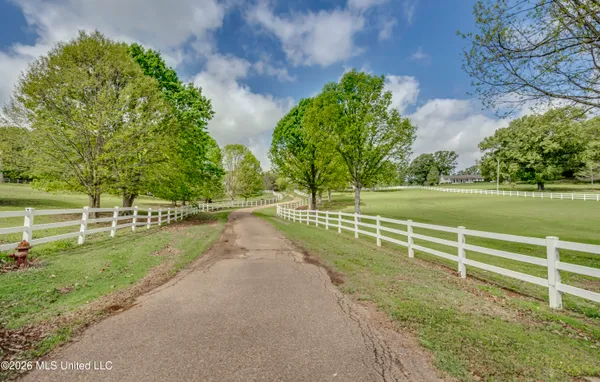 $829,000 | 154 Oakdale Road, Madison, MS 39110