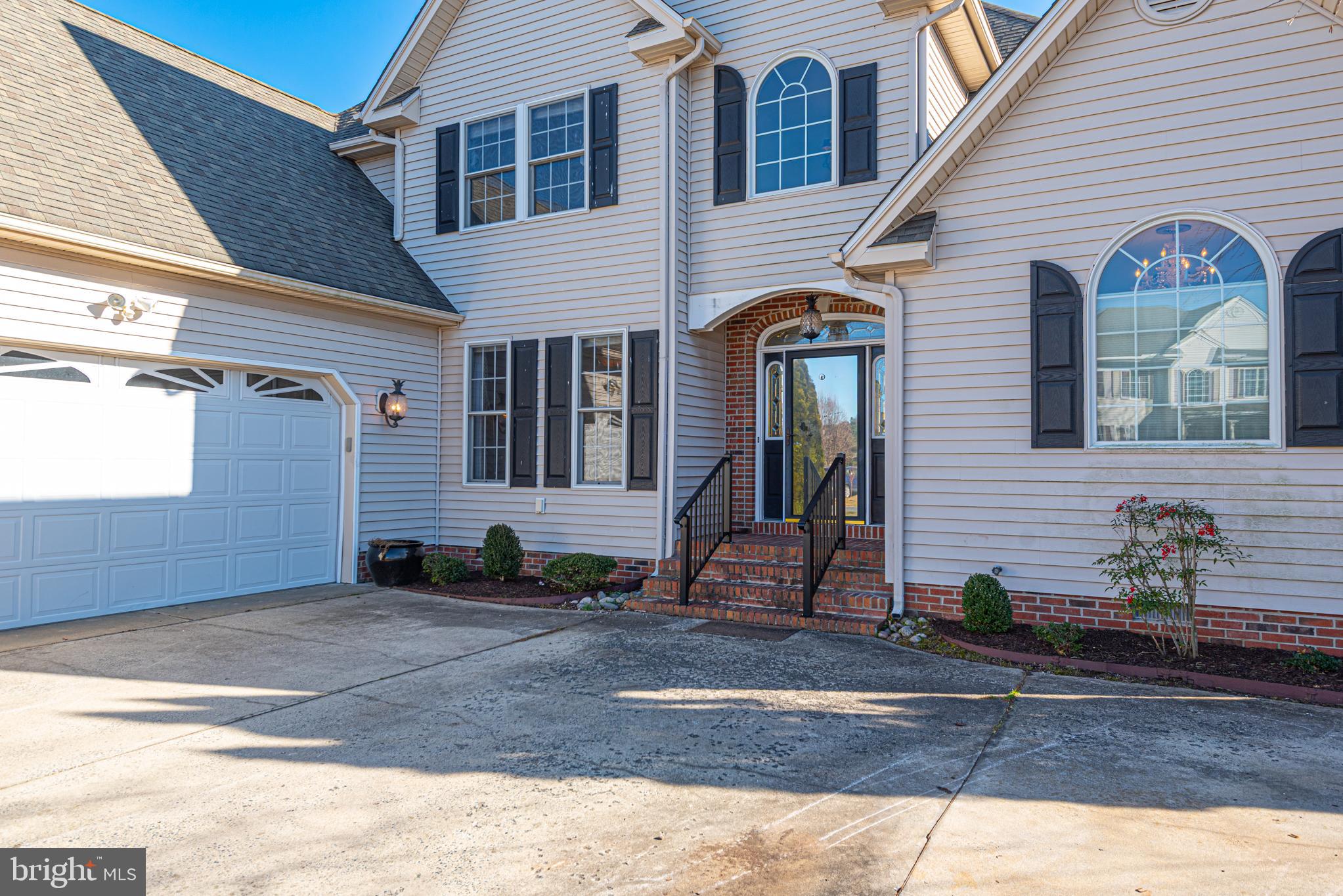 6023 Tarry Town Road Salisbury, MD 21801 - Photo 2 of 61 Charming entrance to a welcoming home.
