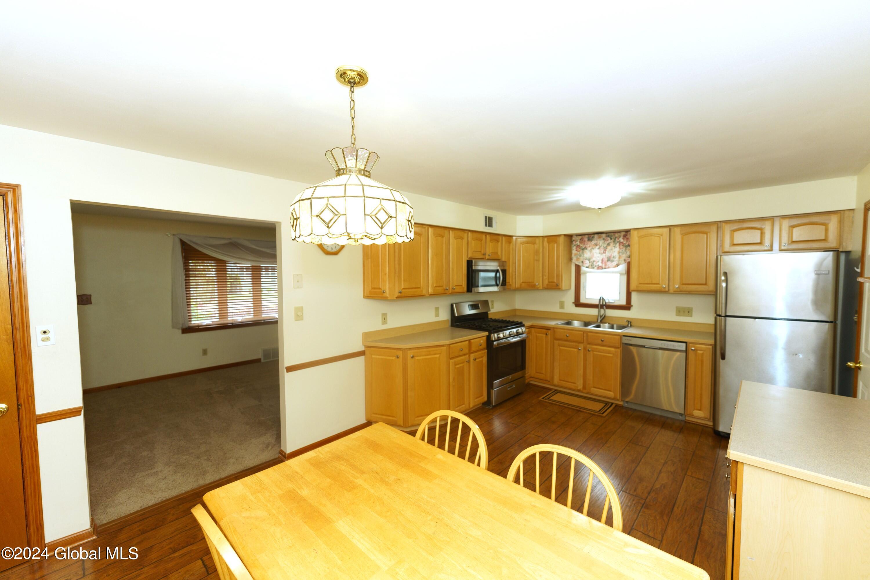 104 Osborne Road Colonie, NY 12205 - Photo 11 of 32 2 Kitchen 2