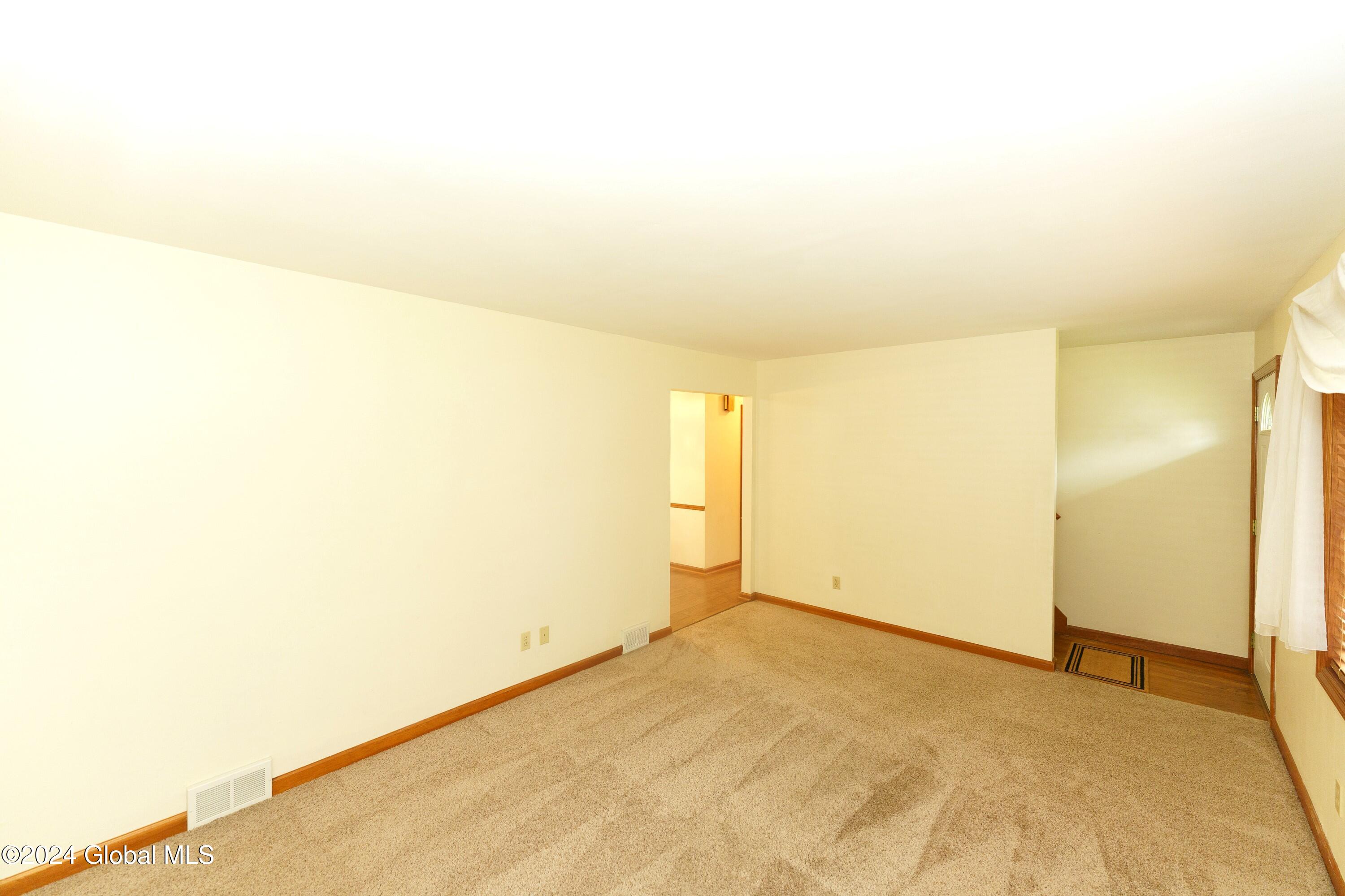 104 Osborne Road Colonie, NY 12205 - Photo 7 of 32 1 Livingroom 2