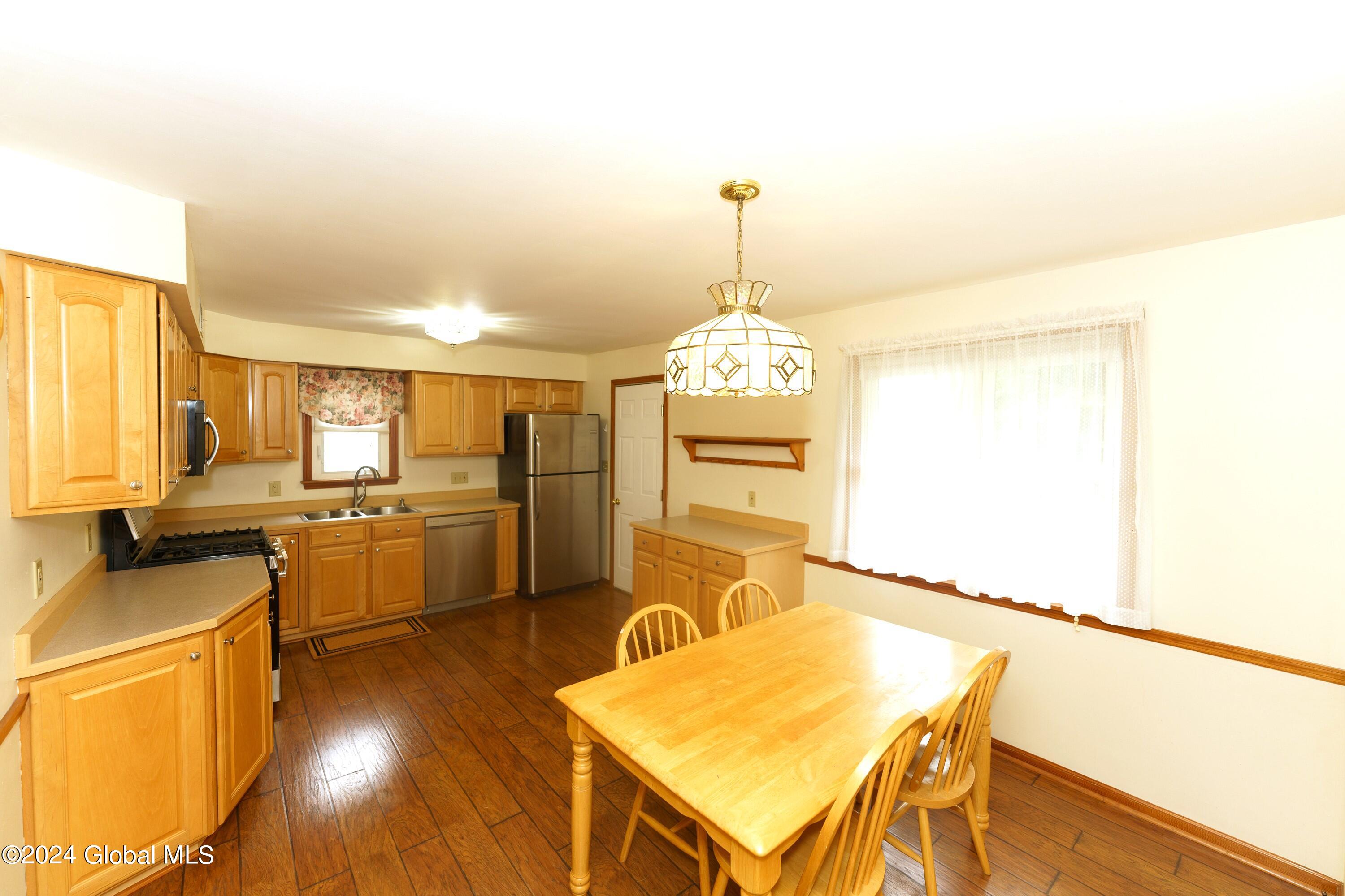 104 Osborne Road Colonie, NY 12205 - Photo 10 of 32 2 Kitchen 1