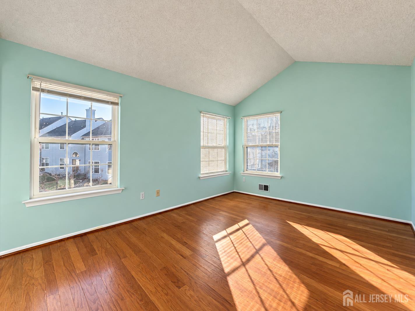 296 Pegasus Road Piscataway, NJ 08854 - Photo 19 of 30 Gallery Image 19