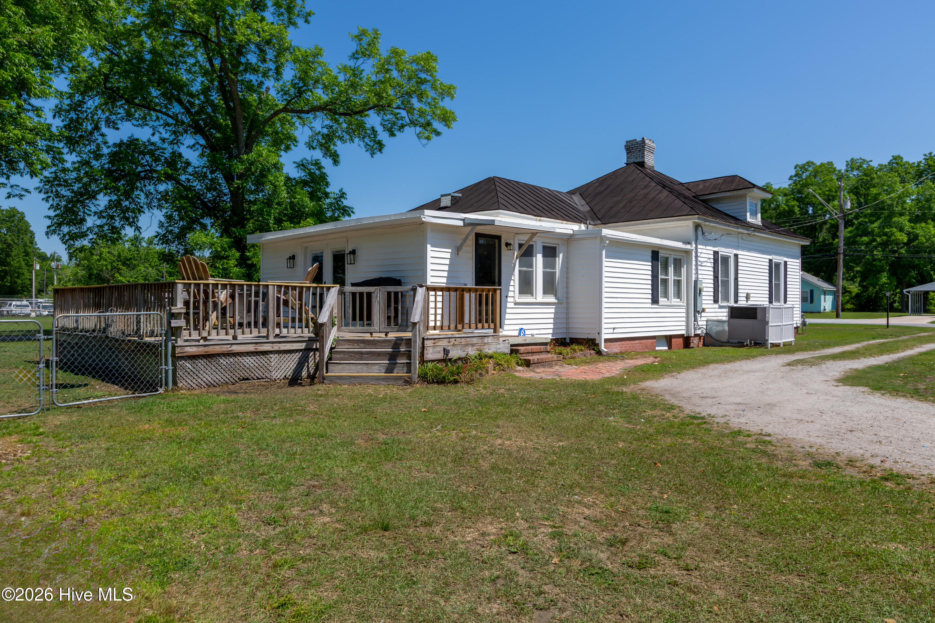 3405 Oaks Road New Bern, NC 28560 - Photo 32 of 48 20260518-Rock I (3419 of 1)