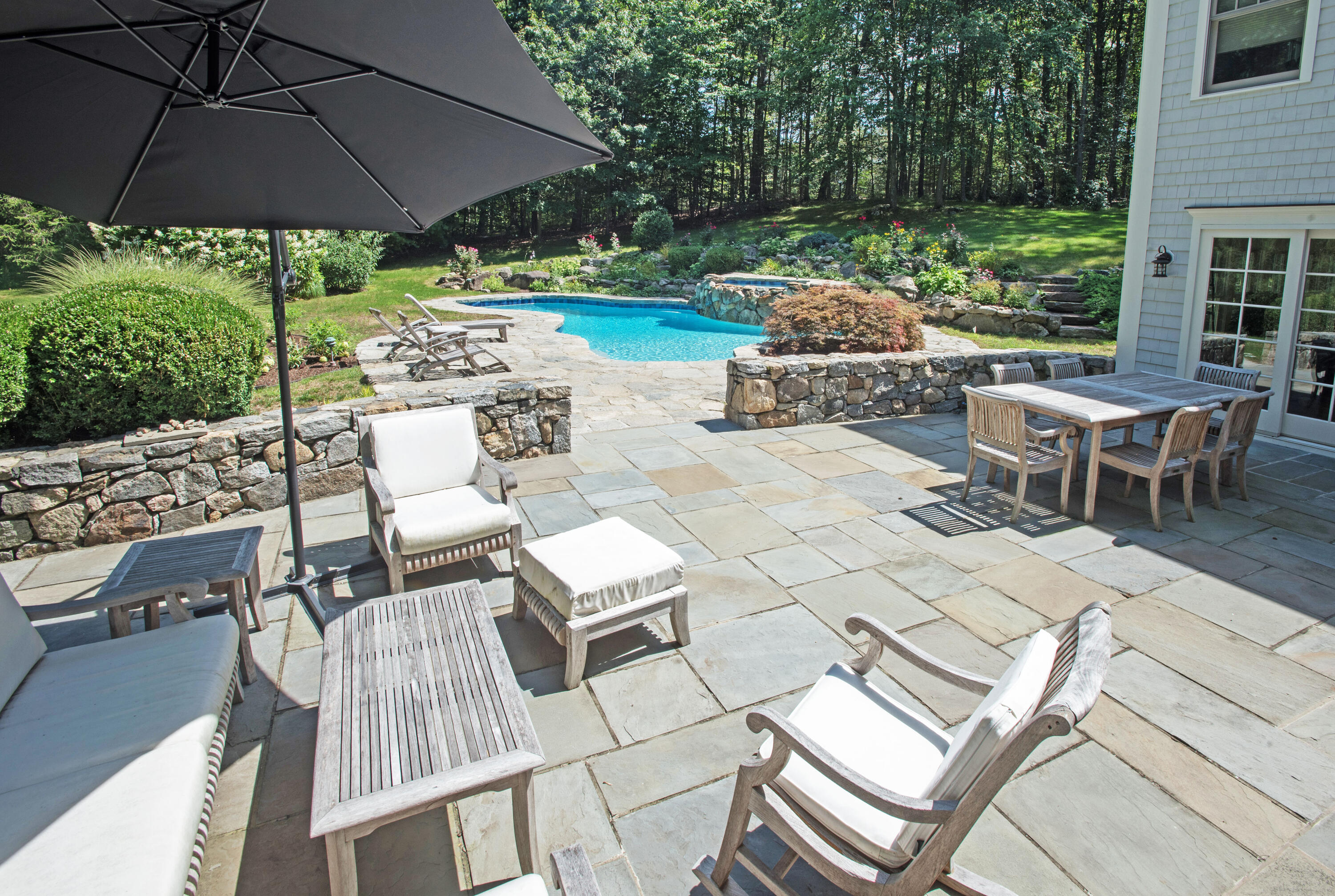 346 Frogtown Road New Canaan, CT 06840 - Photo 5 of 36