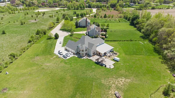 a picture of lake view