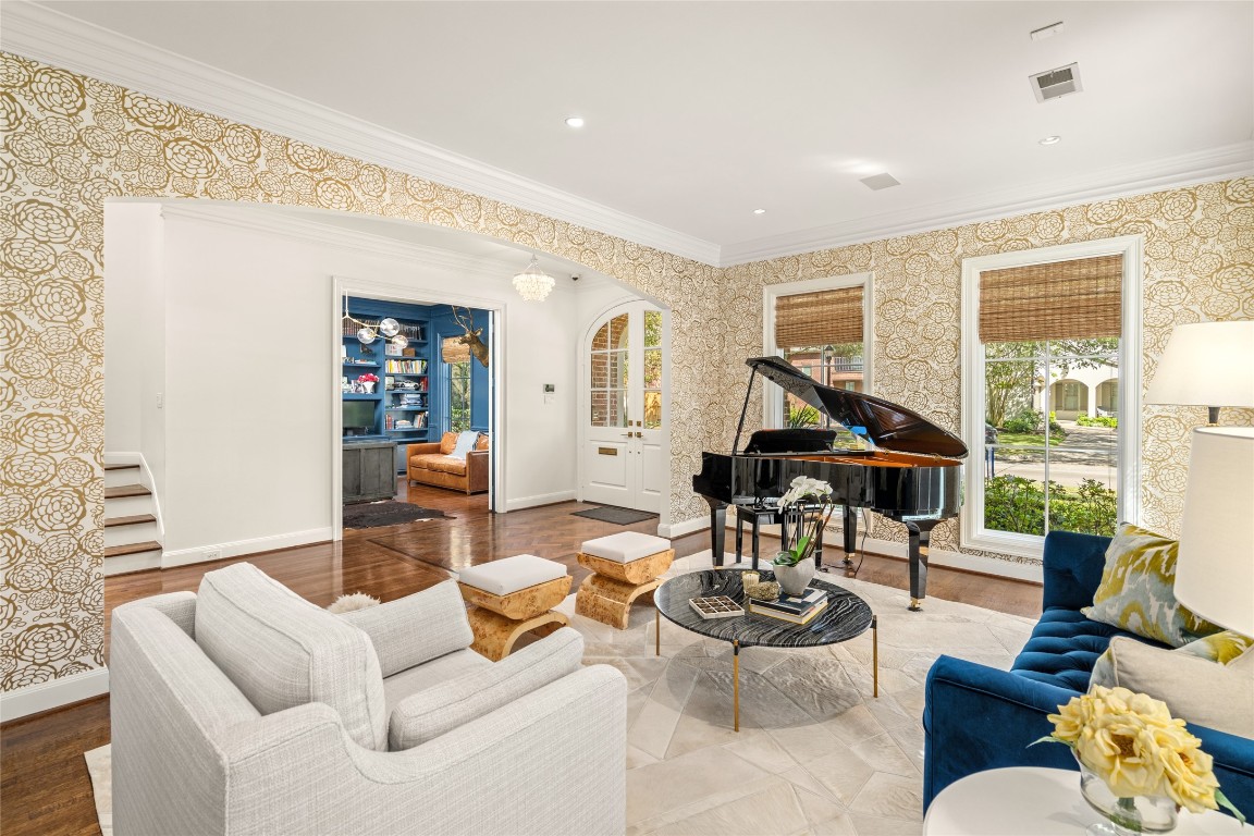 6614 Mercer Street Houston, TX 77005 - Photo 5 of 48 a living room with furniture and a large window