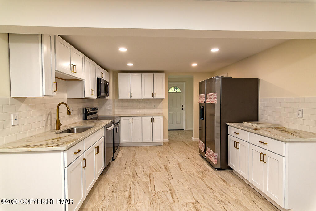 174 Sand Spring Road Cresco, PA 18326 - Photo 5 of 40 1st Floor
