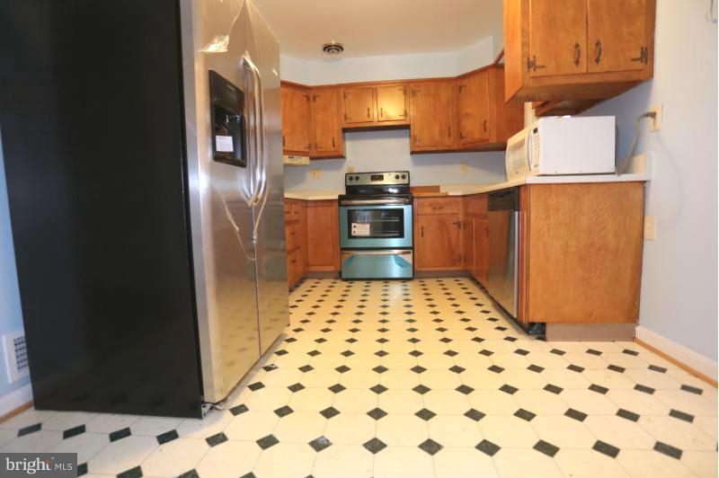 6610 Woodley Road Clinton, MD 20735 - Photo 2 of 24 Kitchen