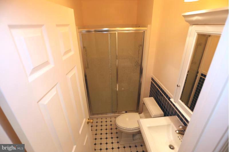 6610 Woodley Road Clinton, MD 20735 - Photo 14 of 24 Full Bath #2 View 1