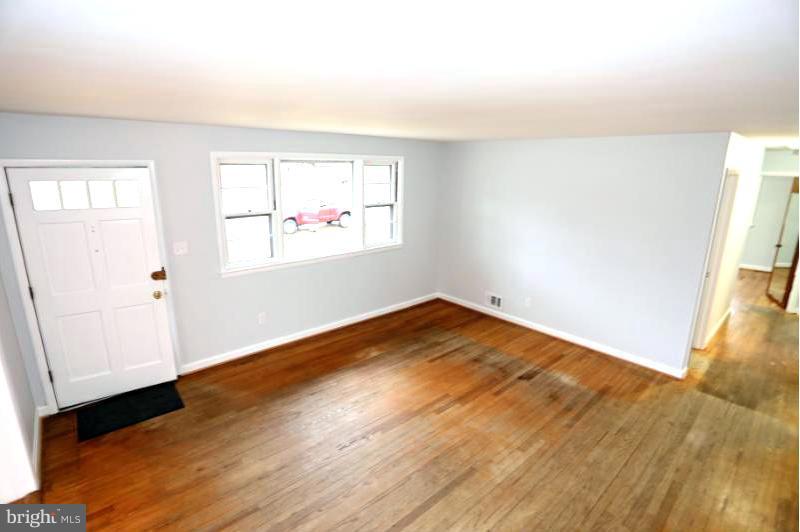 6610 Woodley Road Clinton, MD 20735 - Photo 8 of 24 Living Room View 2
