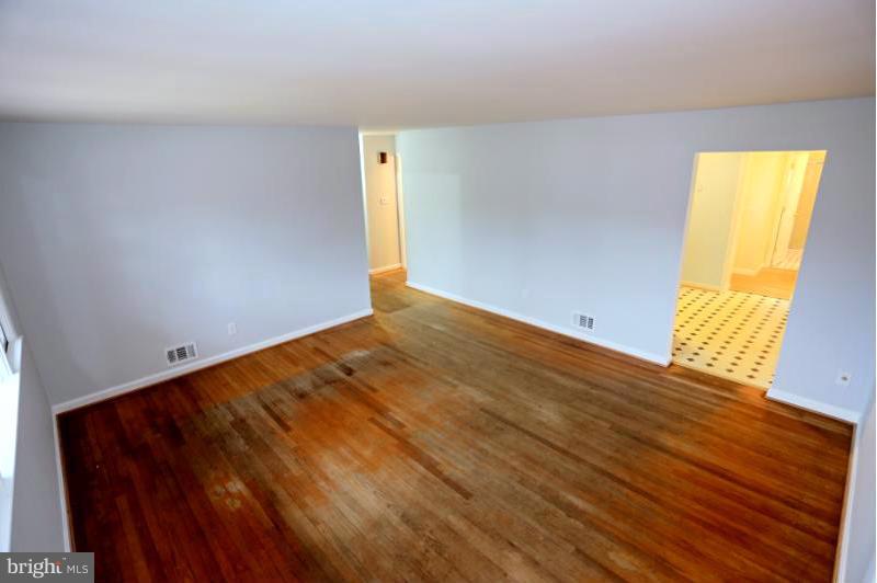 6610 Woodley Road Clinton, MD 20735 - Photo 9 of 24 Living Room View 1