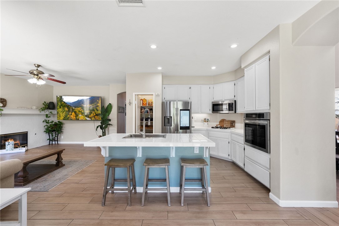 41309 Pine Tree Circle Temecula, CA 92591 - Photo 11 of 48 Kitchen island
