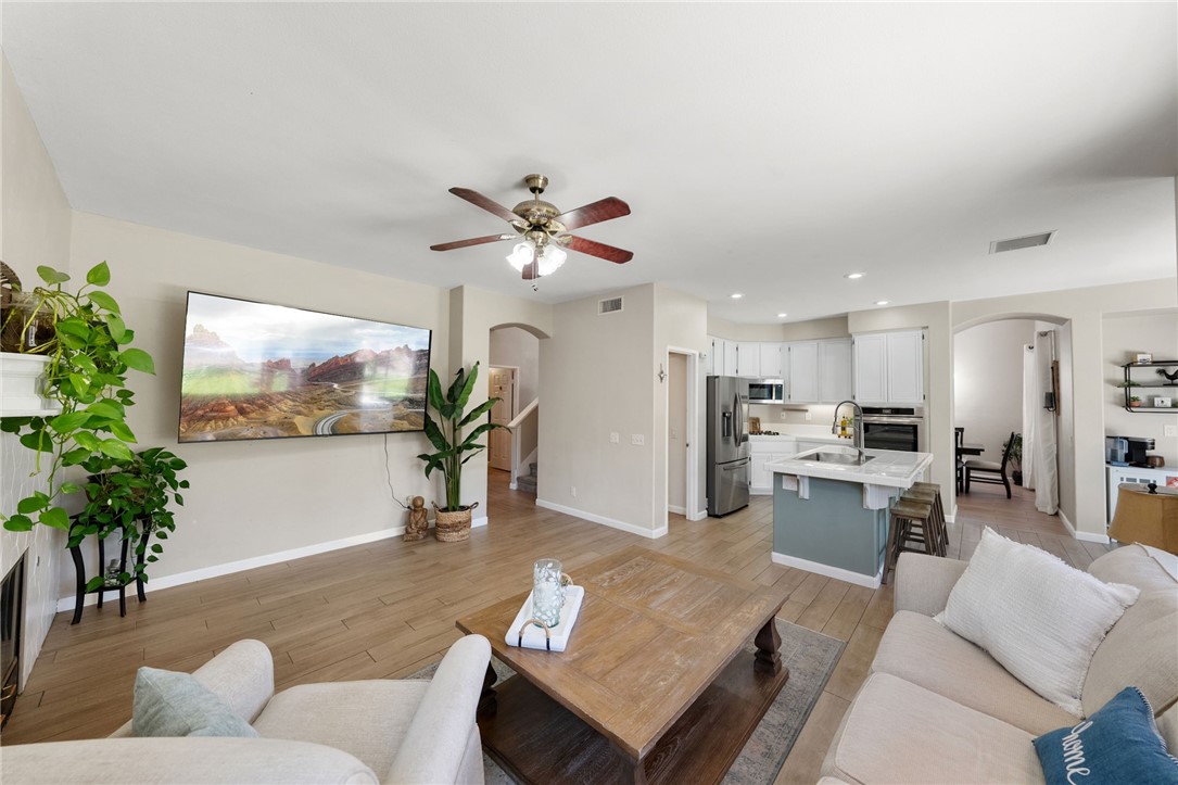 41309 Pine Tree Circle Temecula, CA 92591 - Photo 19 of 48 Family rom open to kitchen