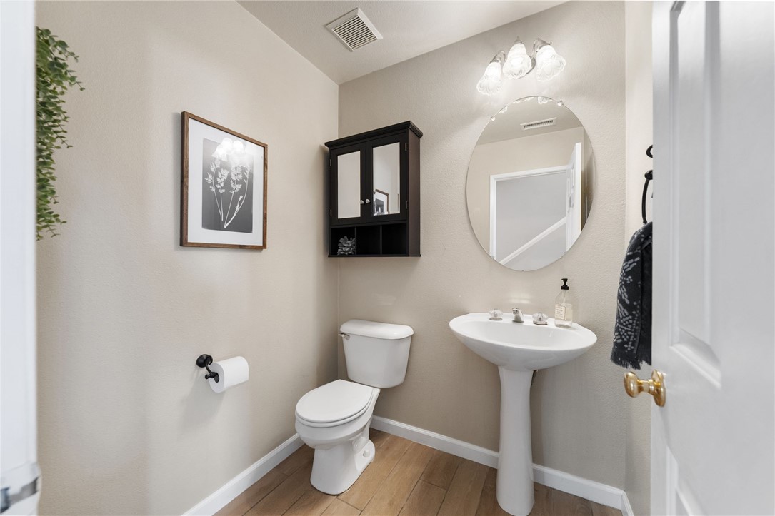 41309 Pine Tree Circle Temecula, CA 92591 - Photo 22 of 48 Downstairs powder room
