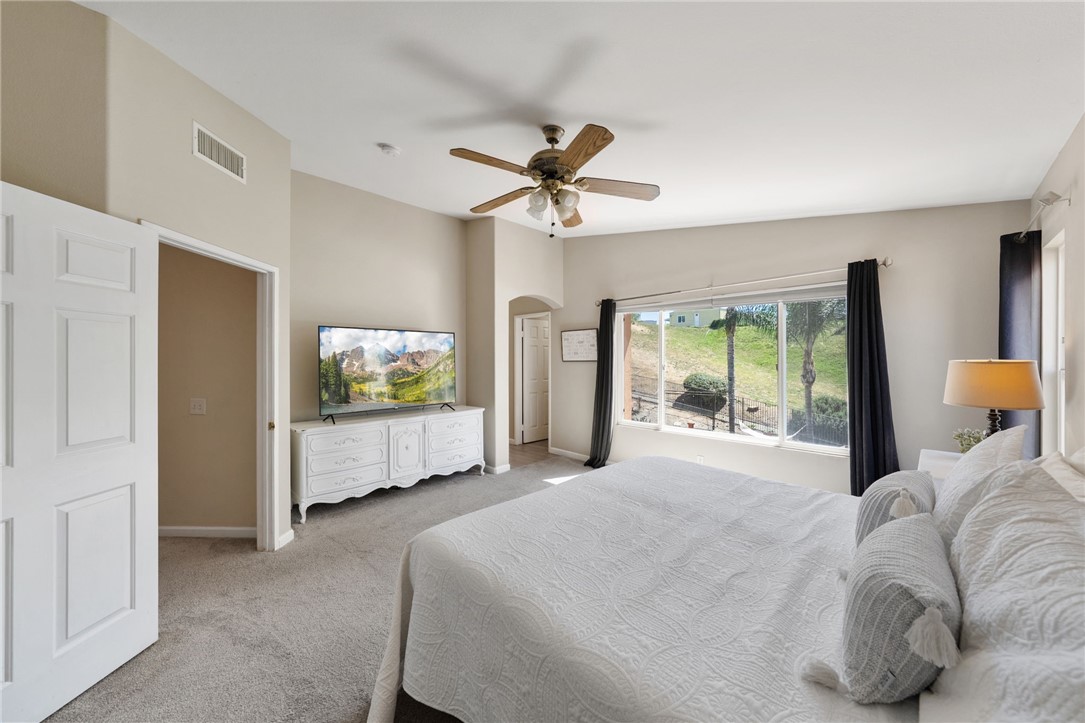 41309 Pine Tree Circle Temecula, CA 92591 - Photo 35 of 48 Primary suite