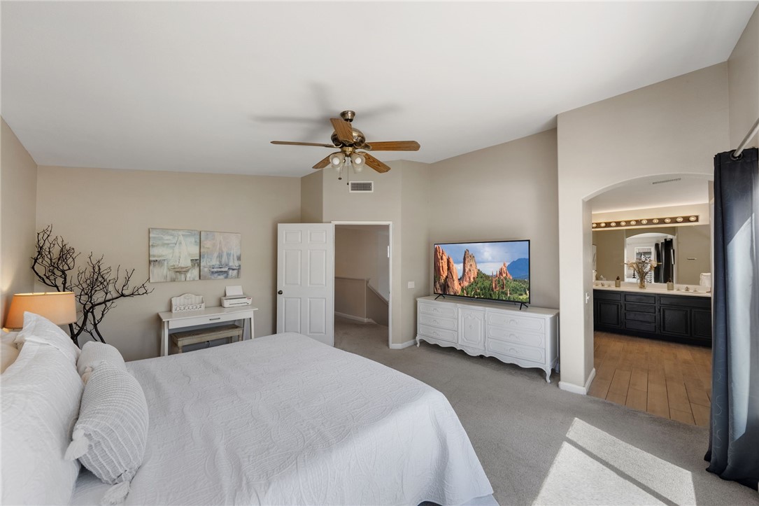 41309 Pine Tree Circle Temecula, CA 92591 - Photo 36 of 48 Primary suite