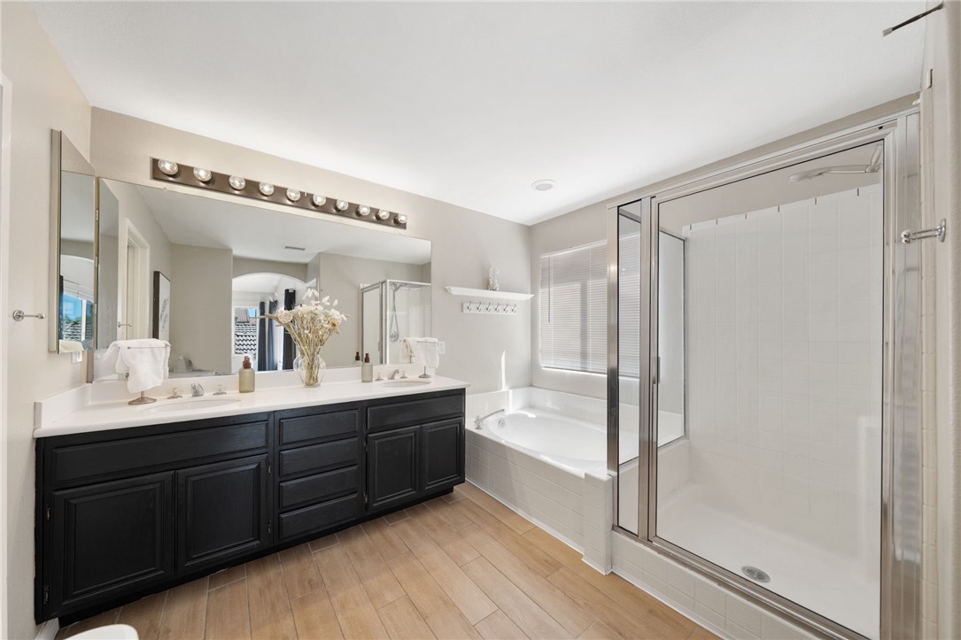 41309 Pine Tree Circle Temecula, CA 92591 - Photo 38 of 48 Primary bathroom