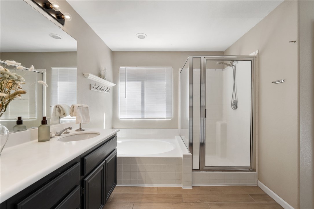 41309 Pine Tree Circle Temecula, CA 92591 - Photo 39 of 48 Primary bathroom