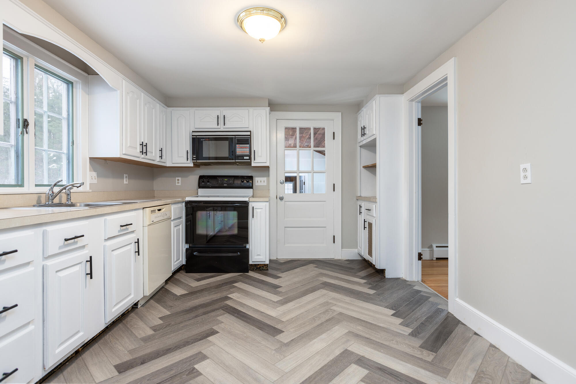 29 Curtis Road Portland, ME 04103 - Photo 6 of 38 Kitchen