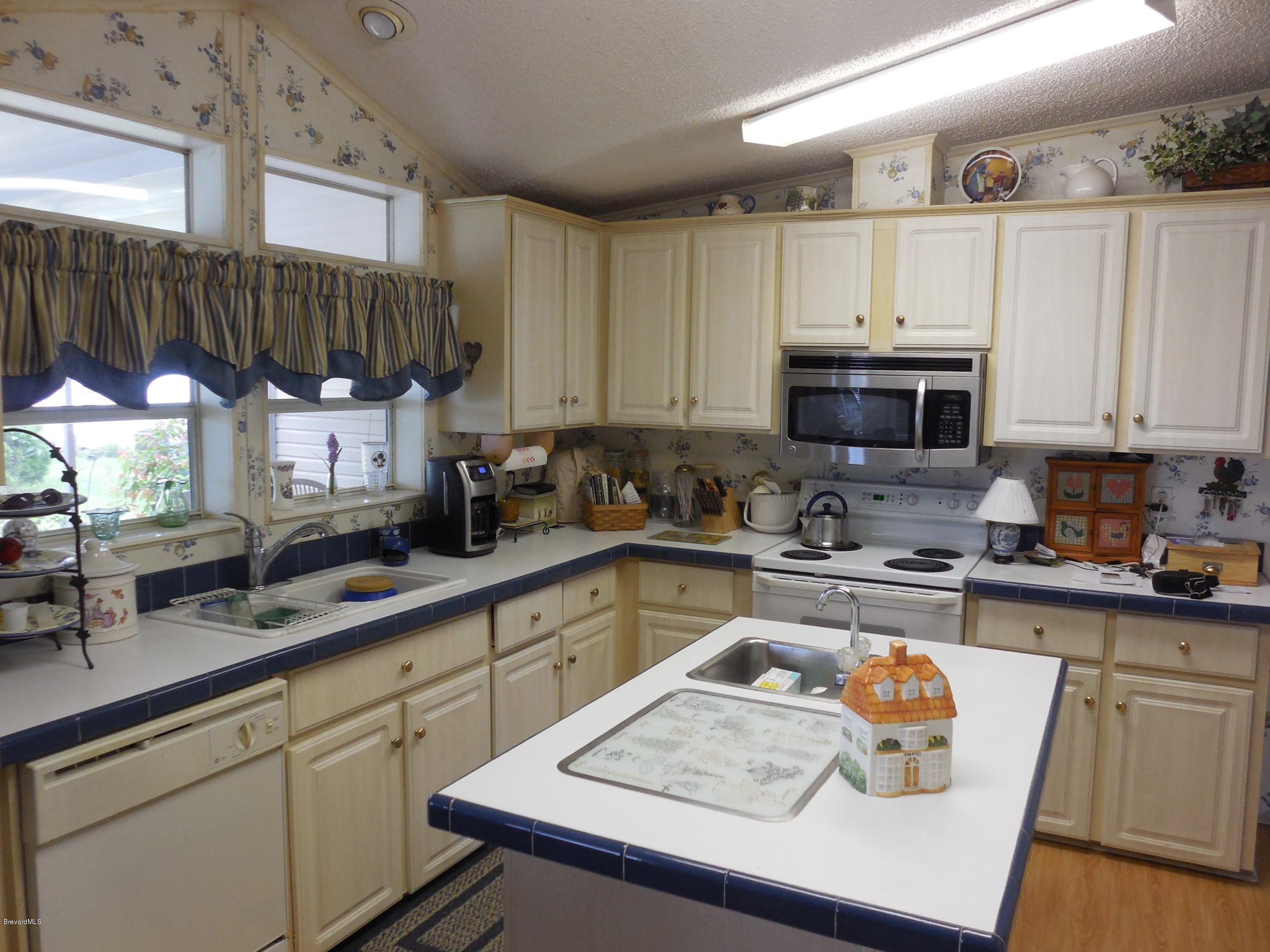 7535 Chasta Road Micco, FL 32976 - Photo 3 of 22 7535 Chasta Rd 019