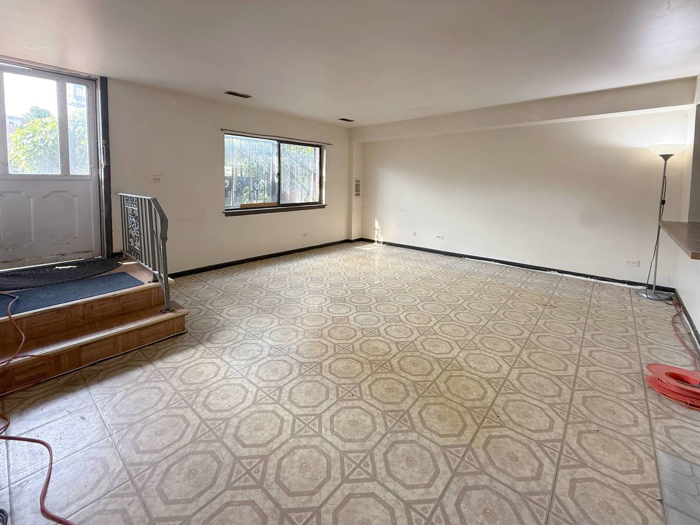 349 West 26th Street Chicago, IL 60616 - Photo 10 of 31 a view of a room with window