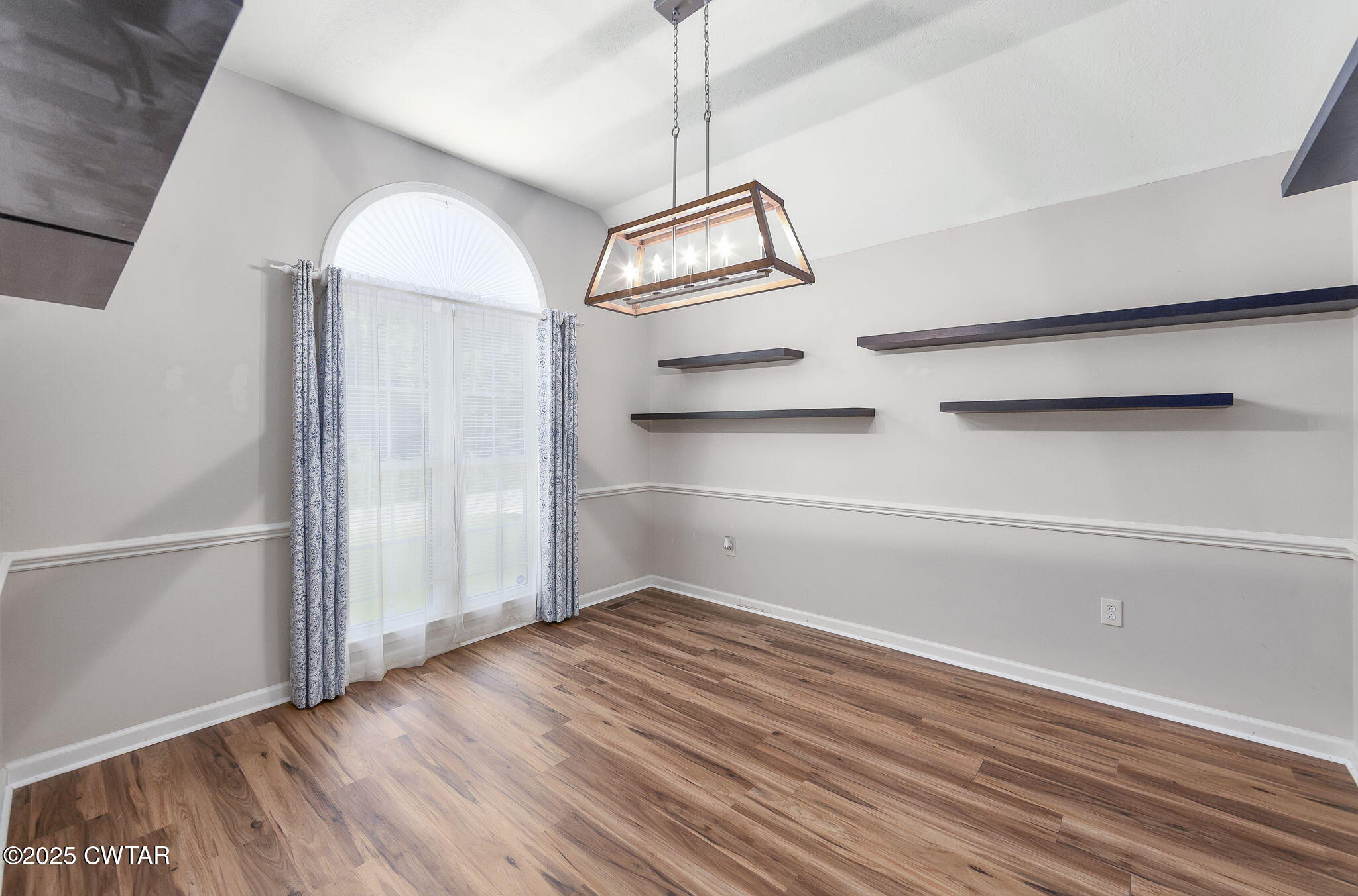 463 MCO Road Jackson, TN 38305 - Photo 18 of 36 a view of an empty room with a window